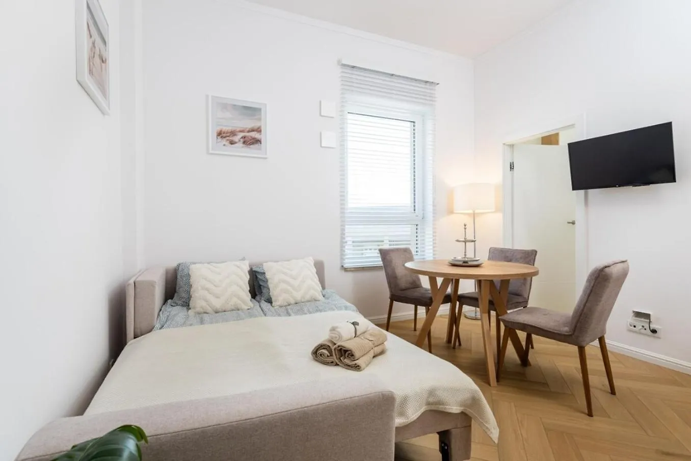 Wiktoryn 18 Citysphere Premium Suite 1 Warsaw
