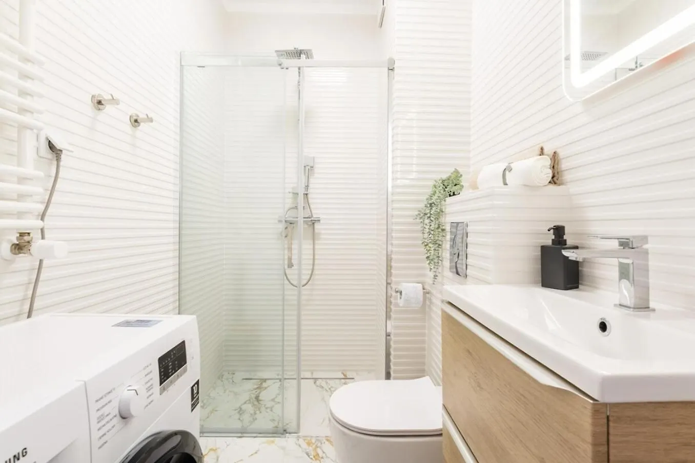 Wiktoryn 18 Citysphere Premium Suite 1 Warsaw 0*,